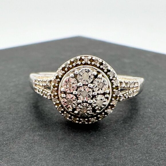 Pretty Round Natural Diamond Ring Size 7 - Picture 1 of 12